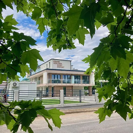 Bed & Breakfast Strandkezilabda Koezpont A Velencei-tonal *