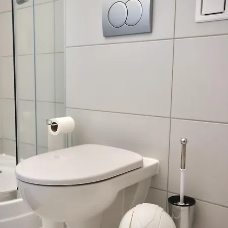 Bed & Breakfast Strandkezilabda Koezpont A Velencei-tonal *