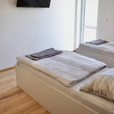 Strandkezilabda Koezpont A Velencei-tonal 3*