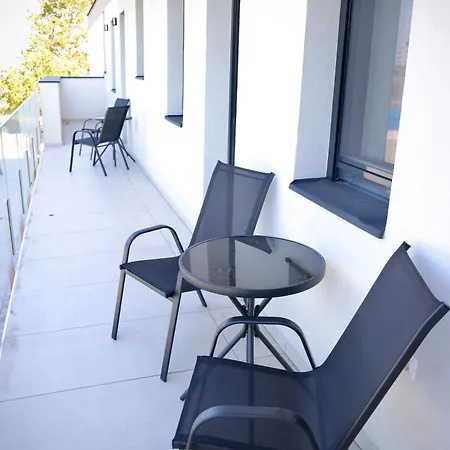 Strandkezilabda Koezpont A Velencei-tonal Bed & Breakfast