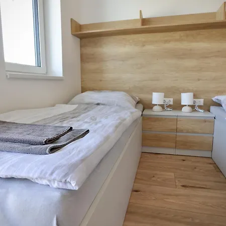Bed & Breakfast Strandkezilabda Koezpont A Velencei-tonal 3*