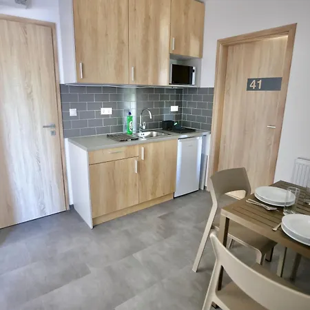 Bed & Breakfast Strandkezilabda Koezpont A Velencei-tonal 3*